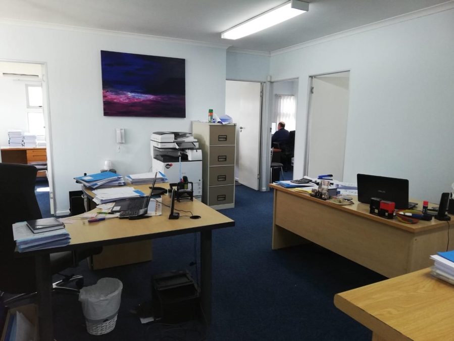 To Let Commercial Property for Rent in Pinelands Western Cape